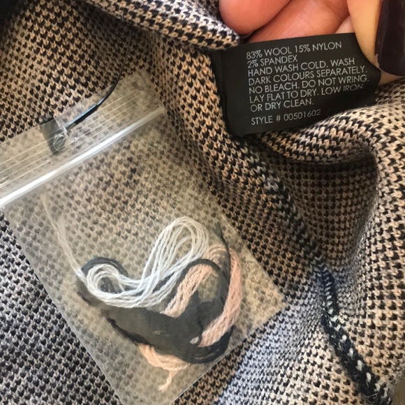 CLUB MONACO | Sue sweater Skirt - Picture 4 of 7